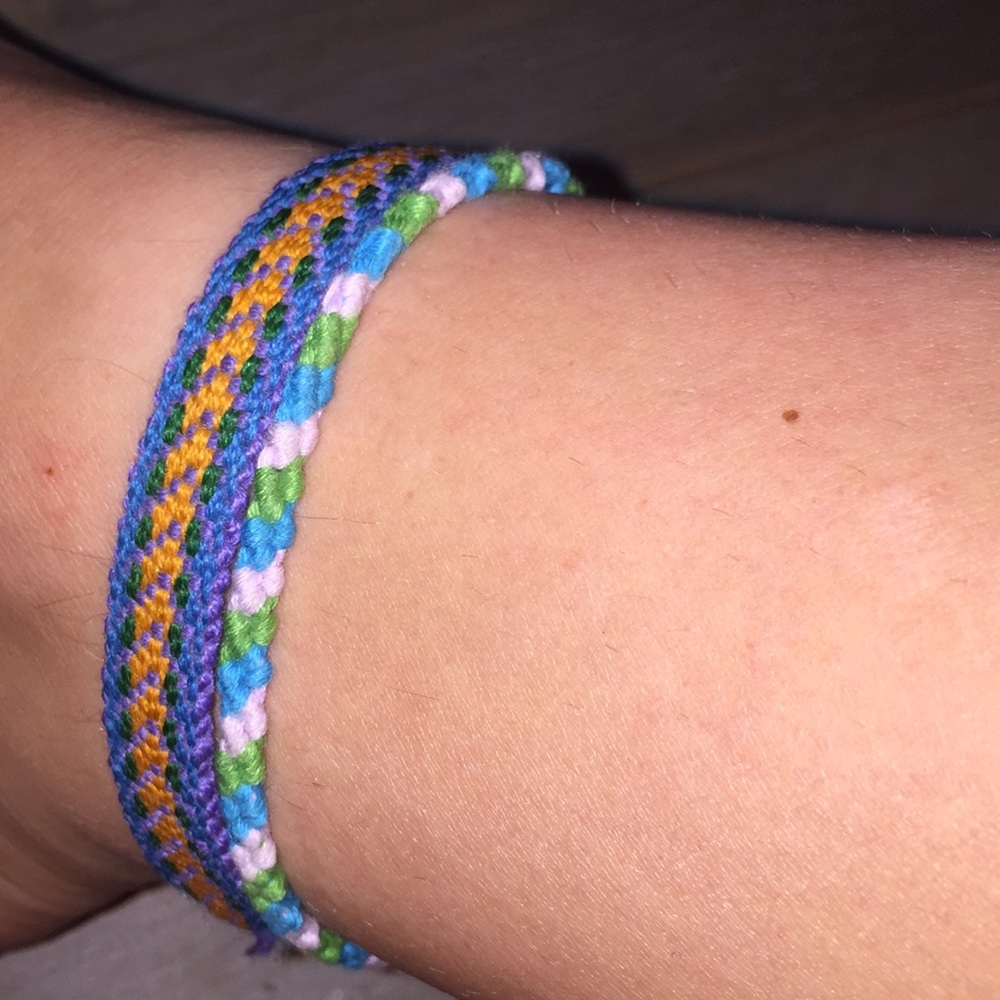 Homemade anklets!!! 💚💙